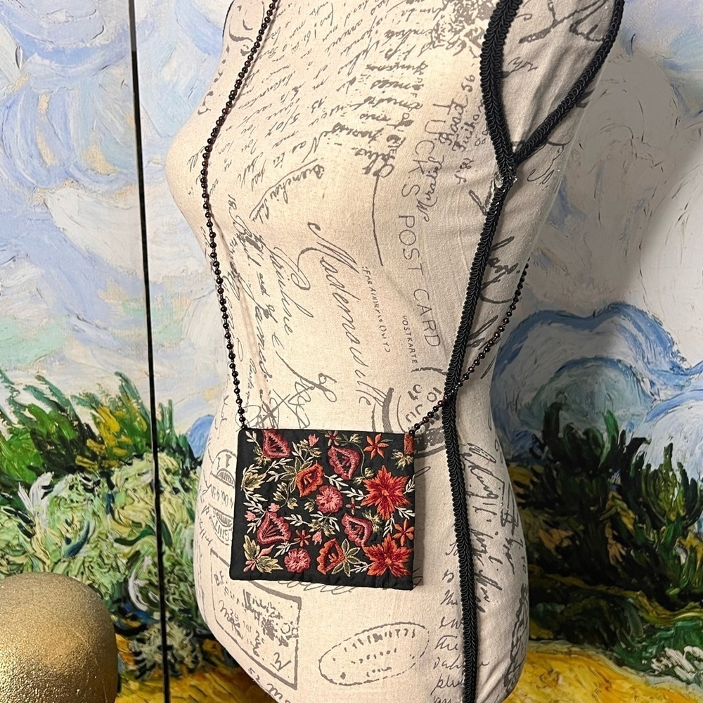 Embroidered Vintage Moyna coin purse. - Picture 5 of 7